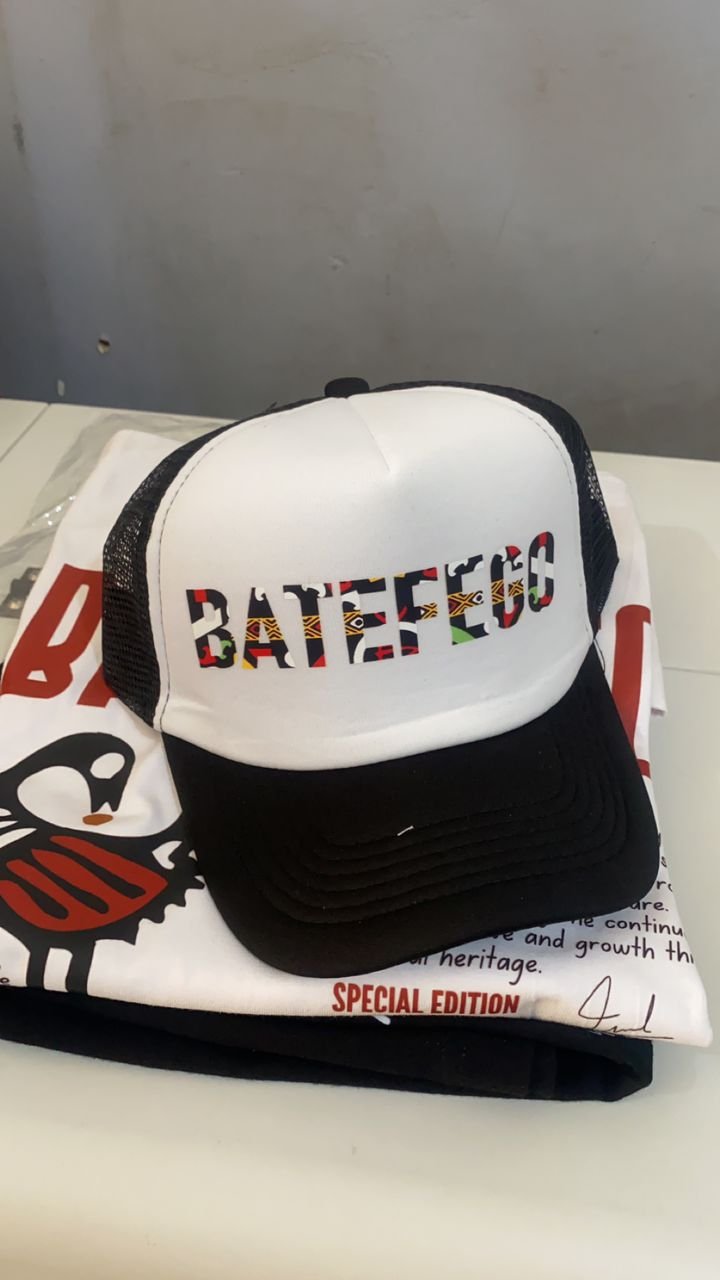 Batefego Masked Print Trucker Hat